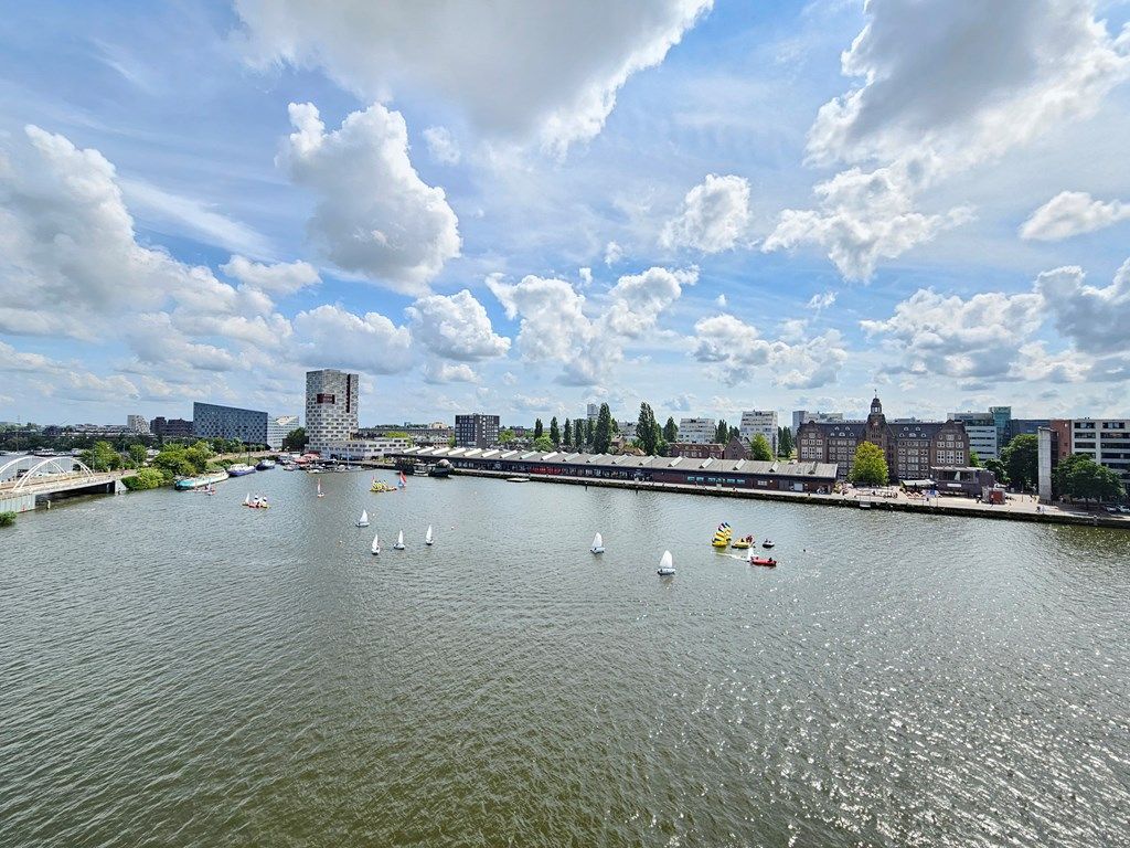 2e265bd3-b0d9-4dbf-ae42-d6cded48d3f8.jpg