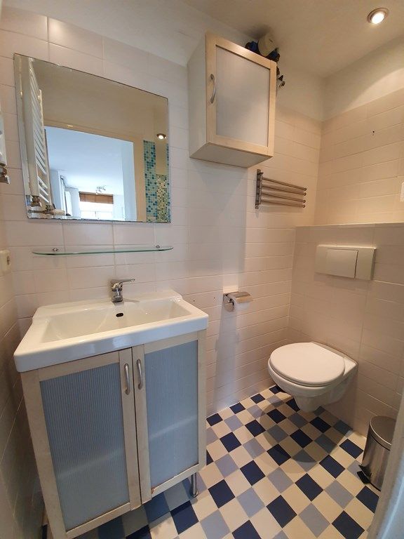 cb483d55-ca23-4bc9-9966-6499623cecf4.jpg