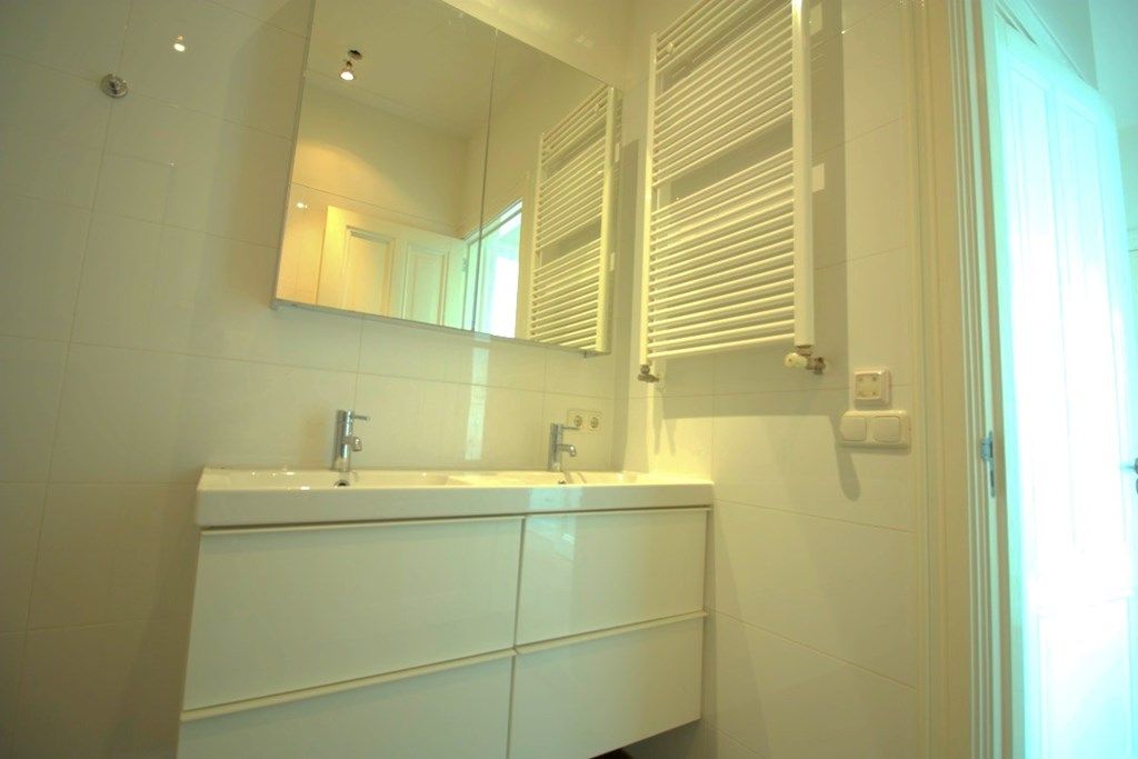 dd9efbb8-a27d-4ec5-937b-6e9d327cbfb1.jpg