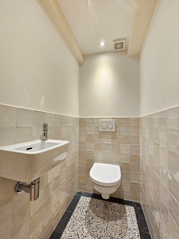 f59d1cfb-7ce6-485e-ab8c-1318d69227b7.jpg